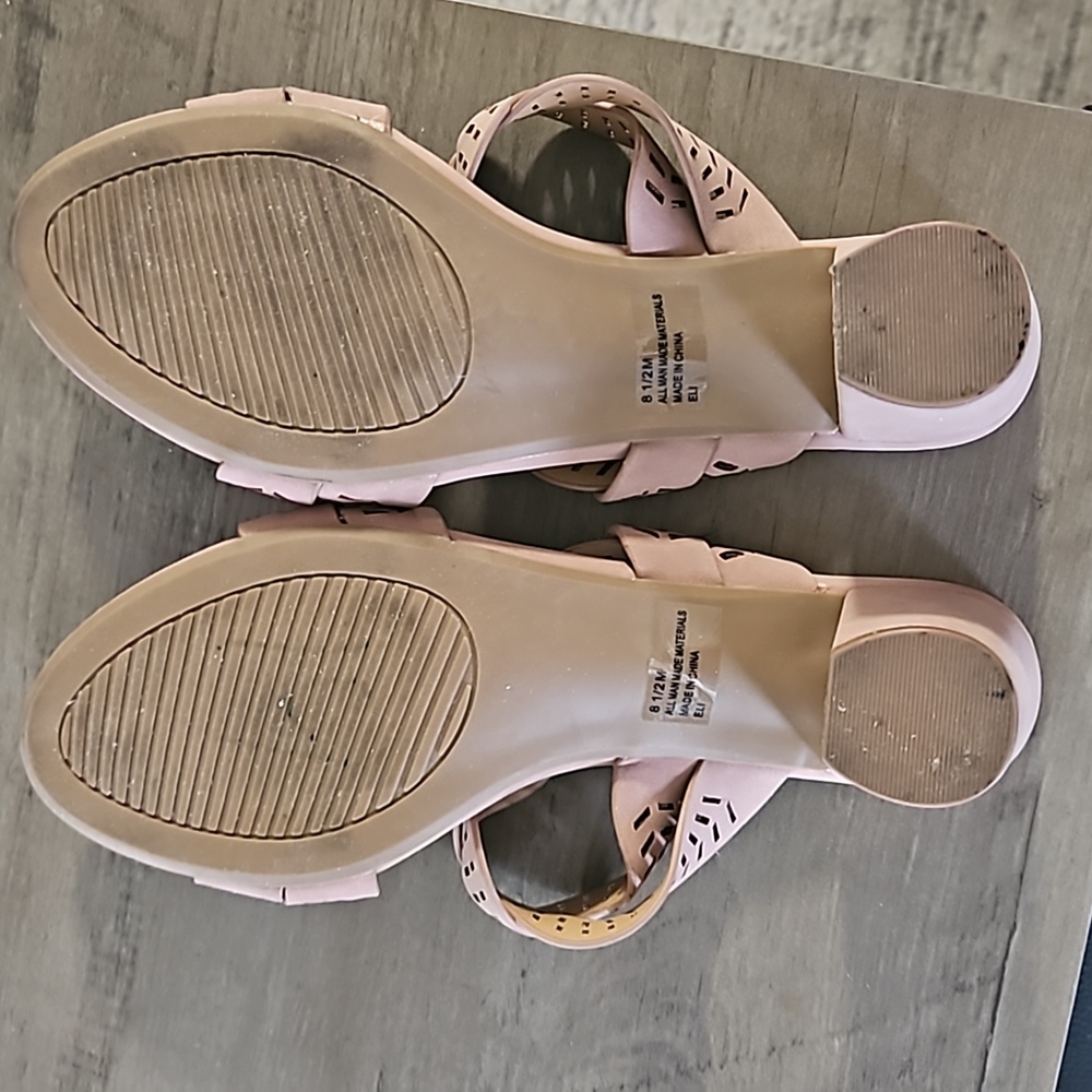 Shoes - Picture 5 of 7